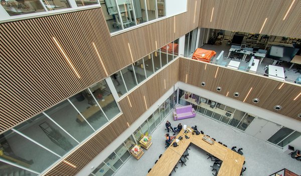 Les services de relations publiques dans l'industrie des cosmétiques