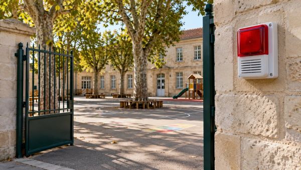 Guide des meilleures alarmes PPMS pour protéger votre établissement